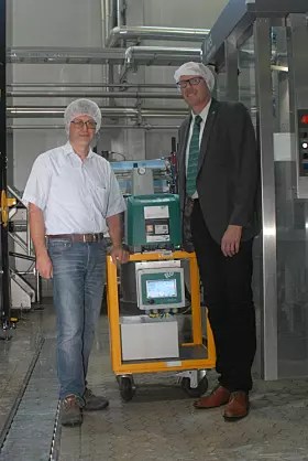 v. l. n. r. Wolfgang Sum (Peterstaler Mineralquellen), Andreas Felder (Robatech).