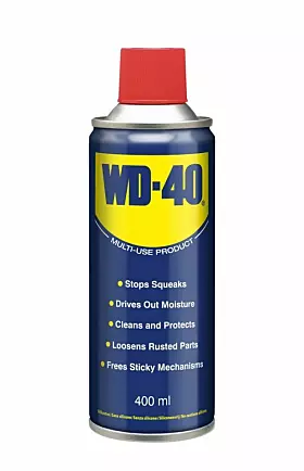 Die blau-gelbe Sprühdose mit rotem Deckel steht seit den 50er Jahren für zuverlässige Rostlösung, Schmierung und Schutz. Der druckstabile Aerosolbehälter ermöglicht eine gleichmäßige Sprühung. Auch erhältlich als „Smart-Straw“ Variante mit integrierten Klappdüsenmechanismus, der zwischen Flächen- und Punktstrahl wechselt. Die Bezeichnung WD-40 steht für im Übrigen für „Water Displacement, 40th formula“[1] („Wasserverdrängung, 40. Rezeptur“).