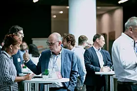 Die Pausen luden zur Diskussion der Vorträge und Networking ein.