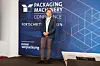 Simon Brockschmidt während seines Vortrags auf der Packaging Machinery Conference.