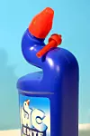WC-Ente, blaue Flasche