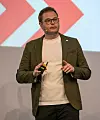 Jan Sickinger während seines Vortrags auf der Fachpack 2024.