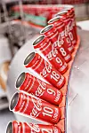 Coca-Cola-Getränkedosen, anlässlich der Fußball-EM 2021 bedruckt mit den Vornamen der österreichischen Nationalspieler.