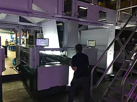 Abhängig von der Maschinenkonfiguration kann Heidelberg zufolge eine Verfügbarkeit von bis zu 90 % in der Produktion erreicht werden.