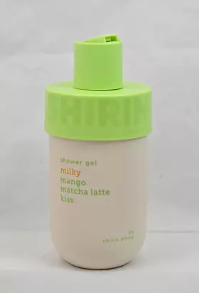 Behälter für Shower Gel „milky mango matcha latte kiss“.
