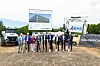 Spatenstich in Hamburg: (v. l. n. r.): Thorsten Schenk, Niederlassungsleiter Dortmund, Goldbeck West GmbH; Dr. Joachim Konrad, Leiter KHS-Produktdivision Großmaschinen; Dr. Margit Kiefe, stellvertretende KHS-Betriebsratsvorsitzende Standort Hamburg; Martin Resch, KHS-Geschäftsführer Finanzen, Einkauf und IT; Kai Acker, Vorsitzender der KHS-Geschäftsführung; Gunnar Groebler, Vorstandsvorsitzender der Salzgitter AG; Walter Schön, KHS-Geschäftsführer Personal; Ralf Pentinghaus, Leiter Facility Management bei KHS; Alexander Ahlvers, Architekt, Industrie Planung Architekten und Ingenieure GmbH.