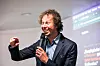 Malcolm Werchota zeigte live, wie sich beispielsweise Dashboards via Copilot erstellen lassen.